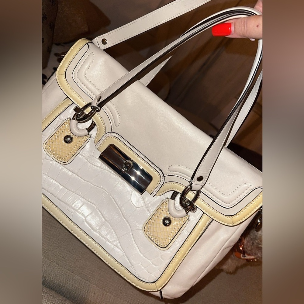 Elegant Cream and Tan Handbag